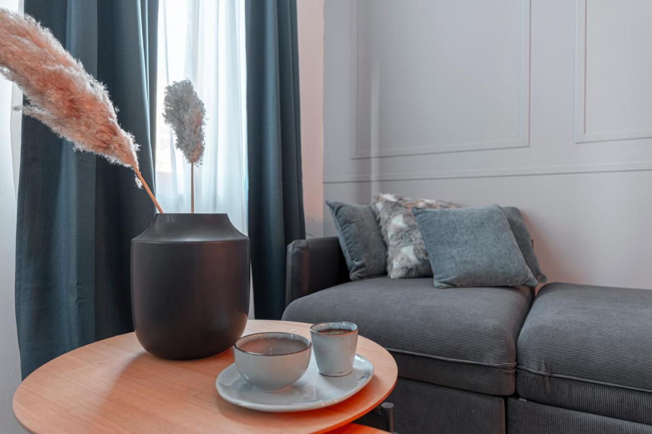 City Appartement Wagram Am Hauptbahnhof Sankt Poelten Buitenkant foto