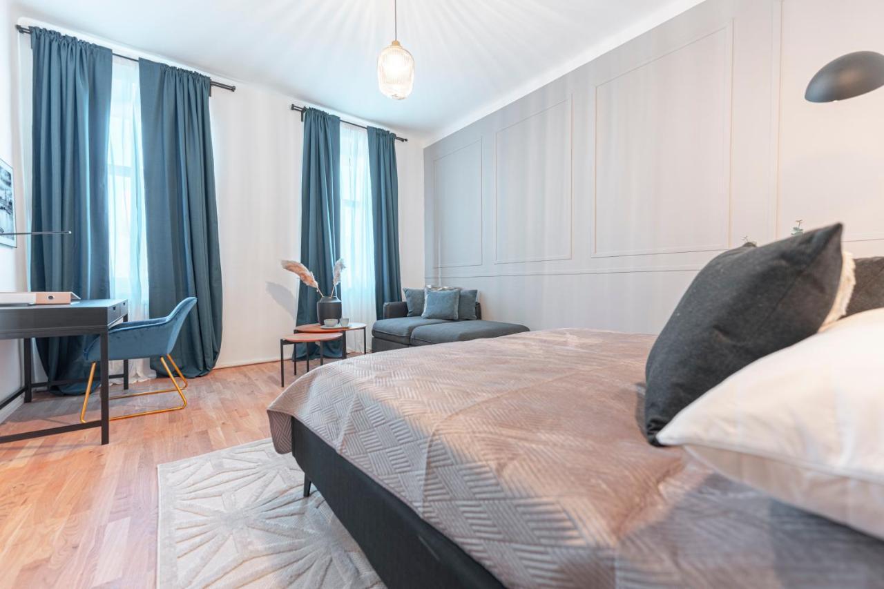 City Appartement Wagram Am Hauptbahnhof Sankt Poelten Buitenkant foto