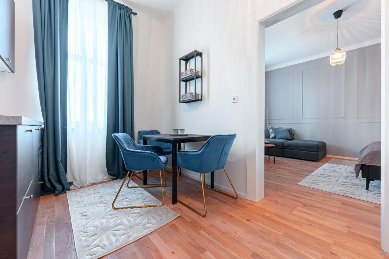 City Appartement Wagram Am Hauptbahnhof Sankt Poelten Buitenkant foto