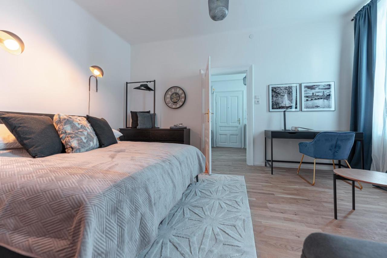 City Appartement Wagram Am Hauptbahnhof Sankt Poelten Buitenkant foto