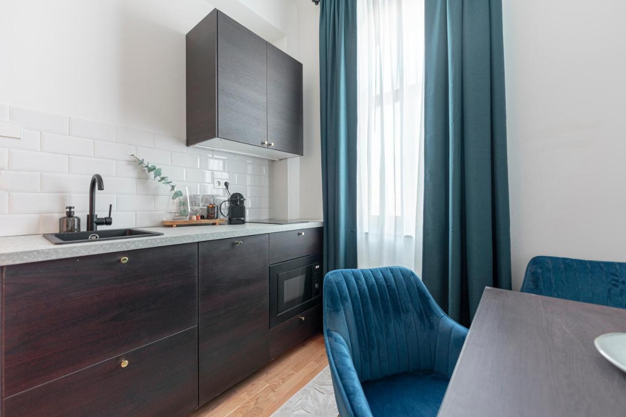 City Appartement Wagram Am Hauptbahnhof Sankt Poelten Buitenkant foto