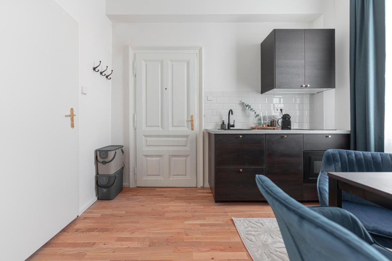 City Appartement Wagram Am Hauptbahnhof Sankt Poelten Buitenkant foto
